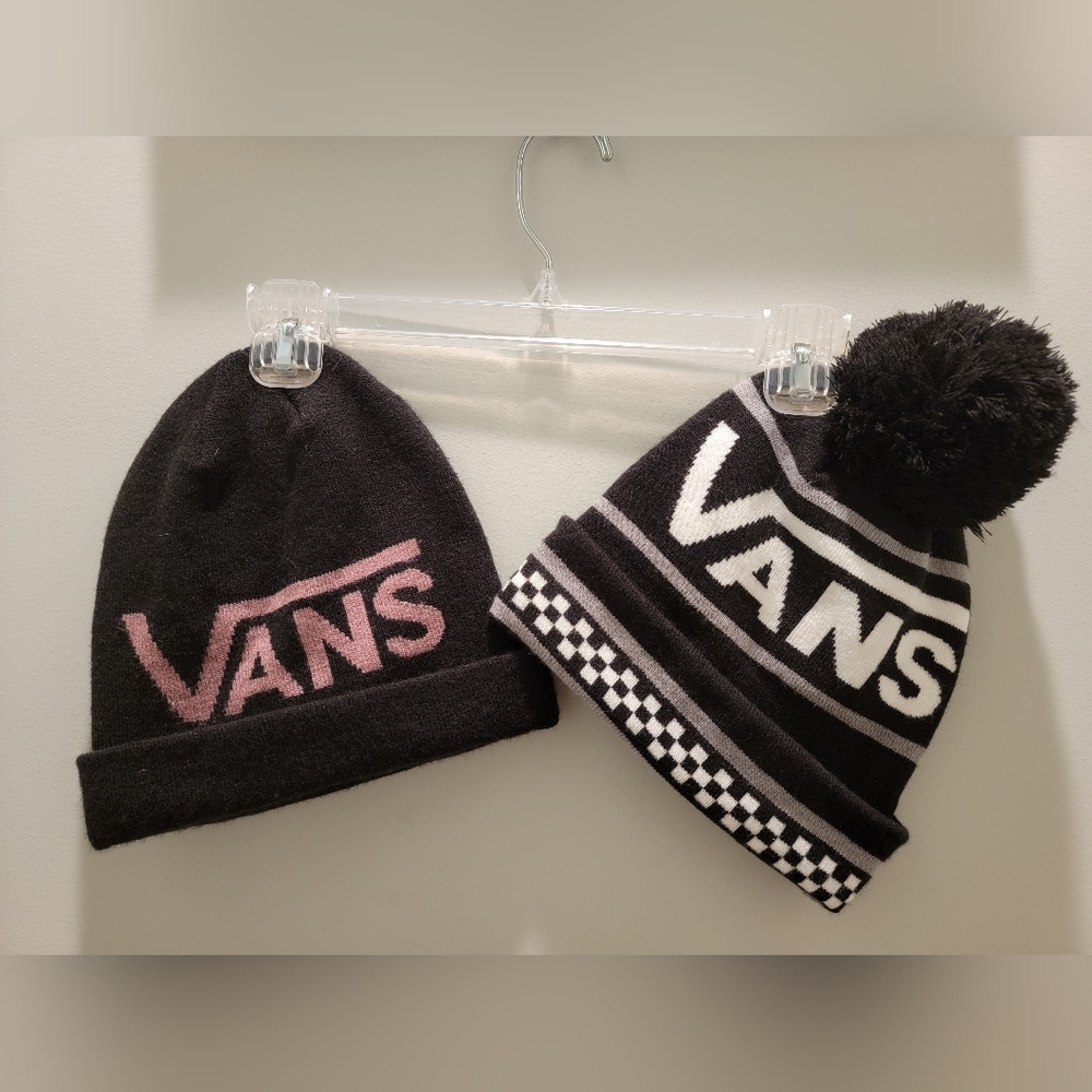 2 Vans Beanies Unisex